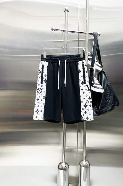 Picture of LV Short Pants _SKULVM-3XLxetr0318277